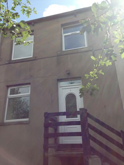 Property to let in Clayton West